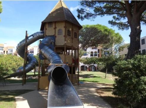 Appartement Tout Confort A Cap Coudalere Avec Vue Magnifique Sur Le Canigou Au Bord Du Lac - Check In Automatise - Parking Gratuit - Aire De Jeux D'Enfants - Le Barcarès Exterior foto